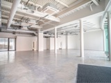 Empty food and beverage unit