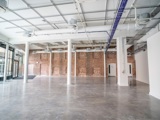 Empty food and beverage unit