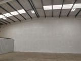 A high metal ceiling